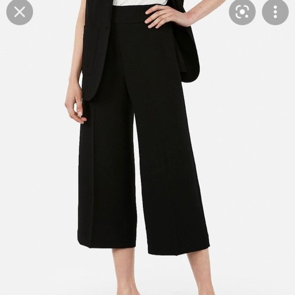 Black High Waist Flair Wide Leg Capri Pants By Equestrian M Medium